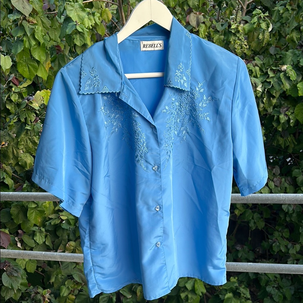 REBELL’S Vintage Blue Embroidered Women's Button Down Blouse Size L